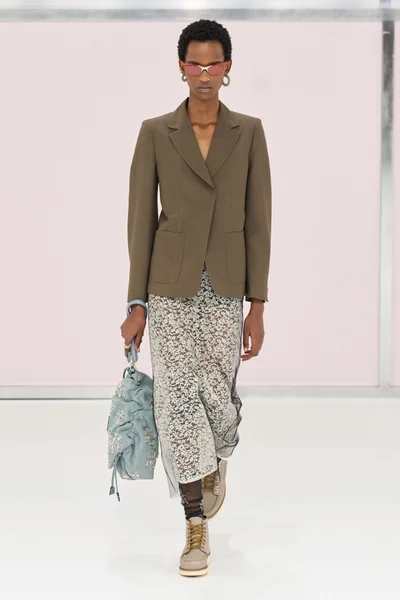 Look 27